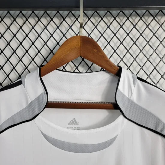 2006/2007 Retro Real Madrid Home Football Shirt