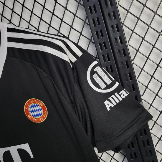 2024/2025 Bayern Munich Goalkeeper Football Shirt