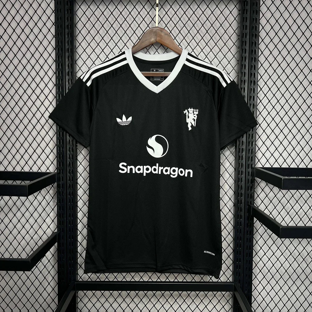 2024/2025 Manchester United Goalkeeper Football Shirt