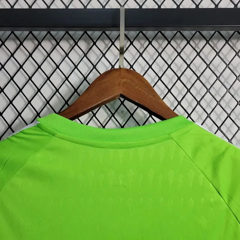 2023/2024 Manchester United Goalkeeper Football Shirt