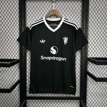 2024/2025 Manchester United Goalkeeper Football Shirt